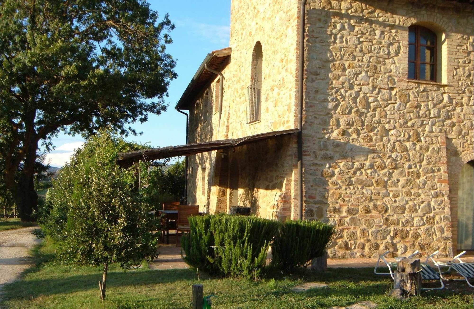 Casale Refoli Guest House Casole d'Elsa Exterior photo